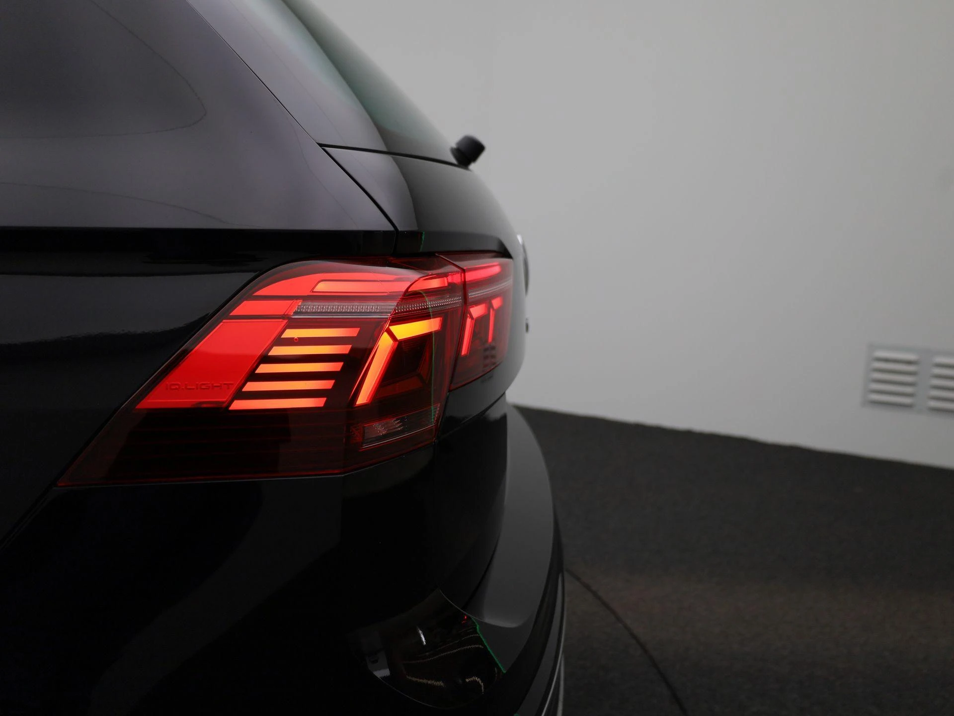 Volkswagen-Tiguan-image-44