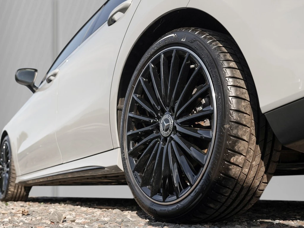 Mercedes-Benz-CLA-image-4