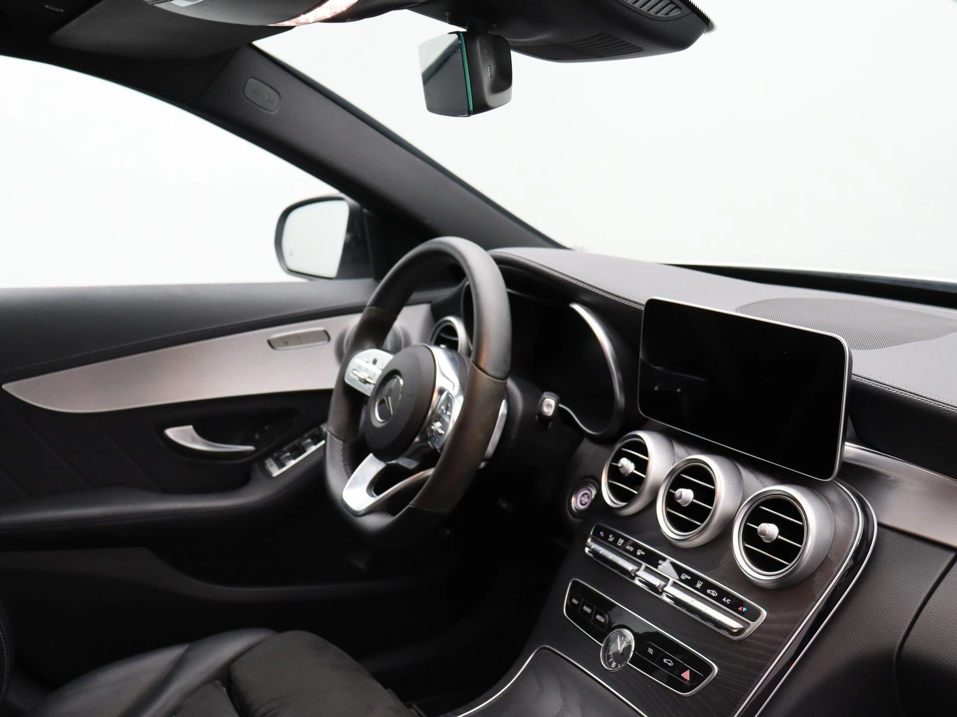 Mercedes-Benz C-Klasse 300 e Sedan AMG LINE + BURMESTER + PANORAMISCH DAK + CARPLAY +