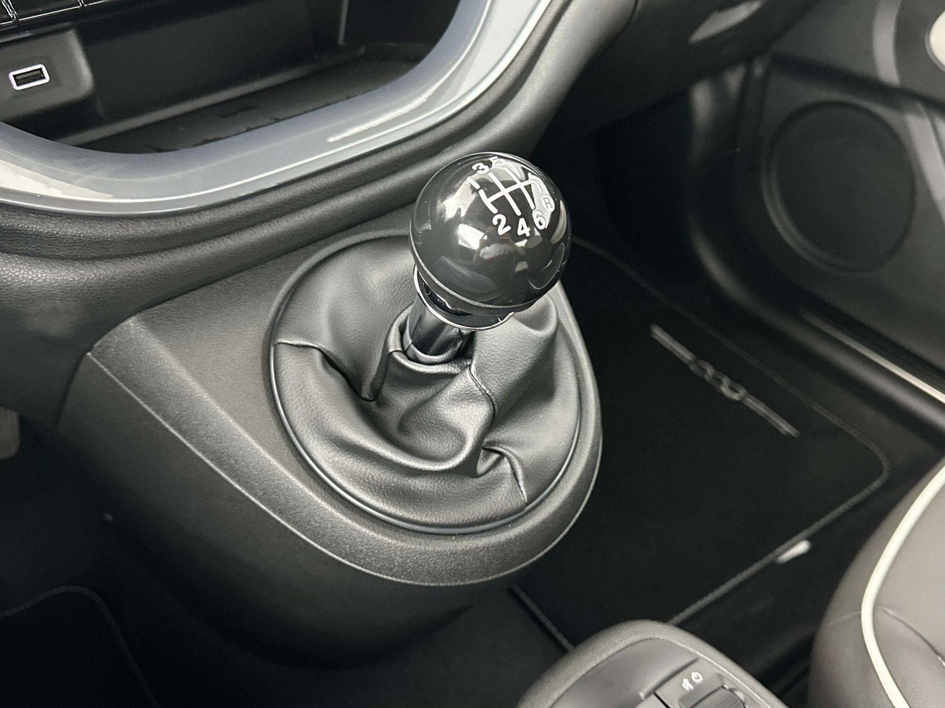 Fiat 500 Cabrio 1.0 Hybrid La Prima