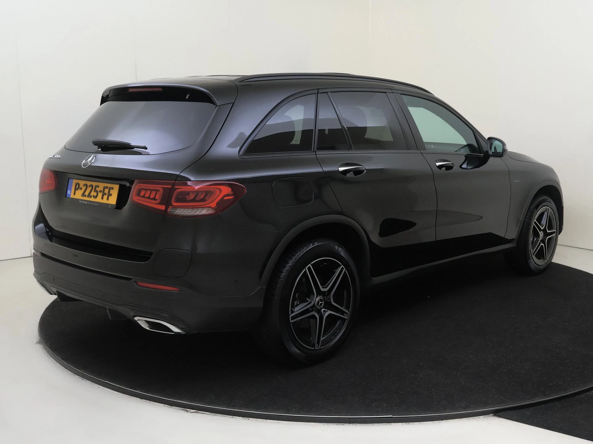 Mercedes-Benz GLC 300e 4MATIC Business Solution AMG