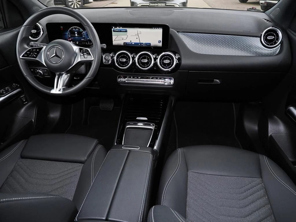 Mercedes-Benz-GLA 200 d-image-13