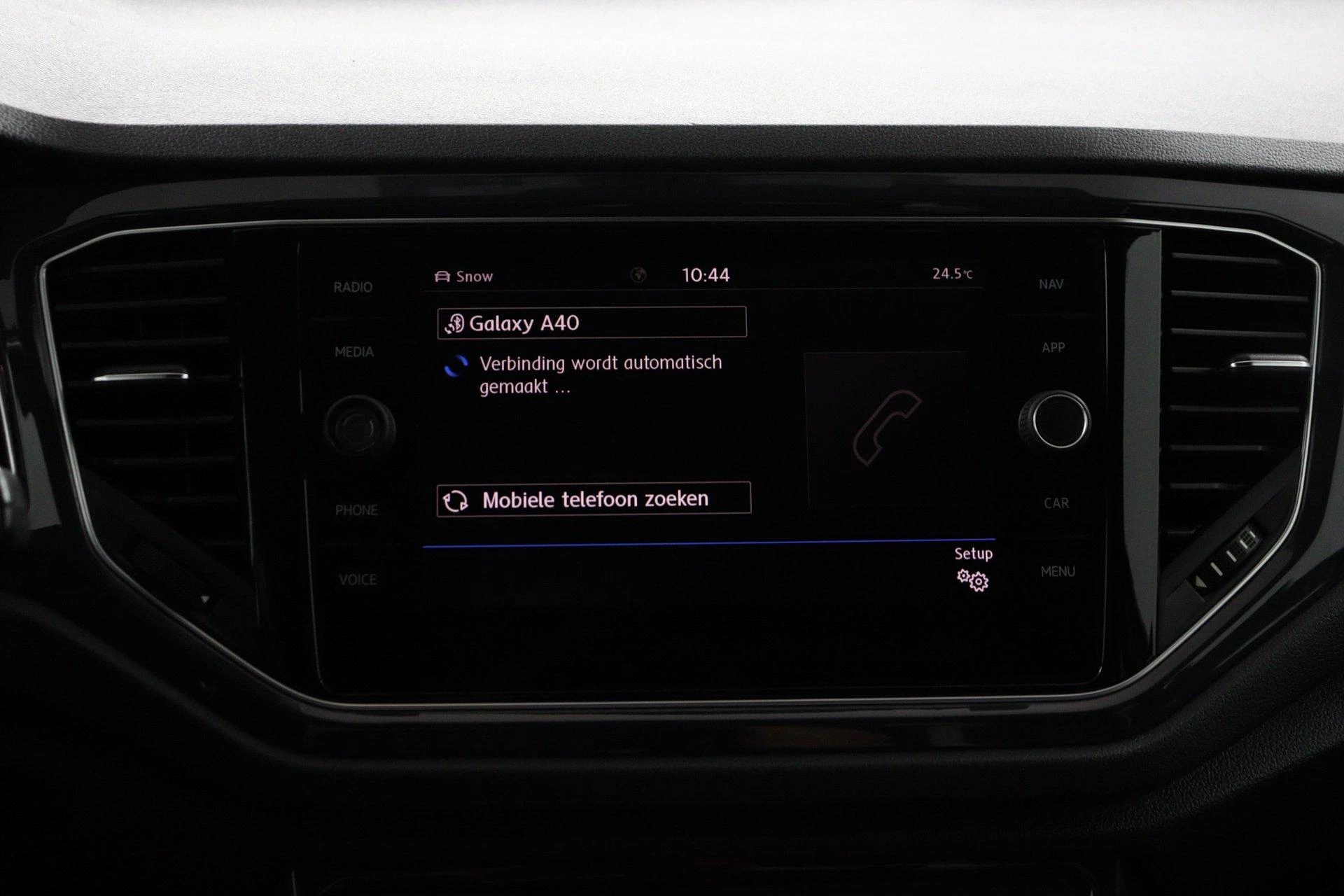 Volkswagen-T-Roc-image-42