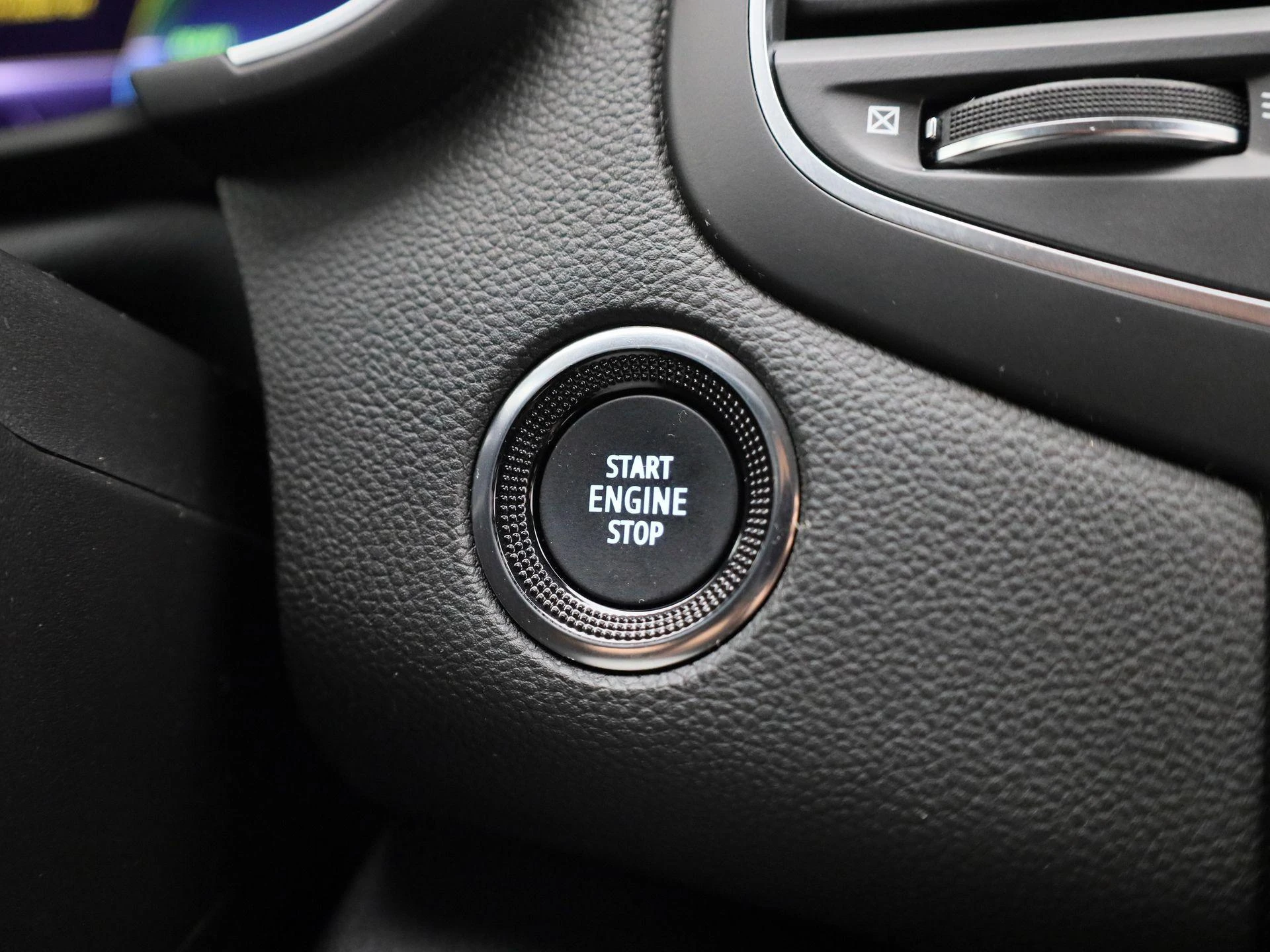 Renault-Mégane Estate-image-22