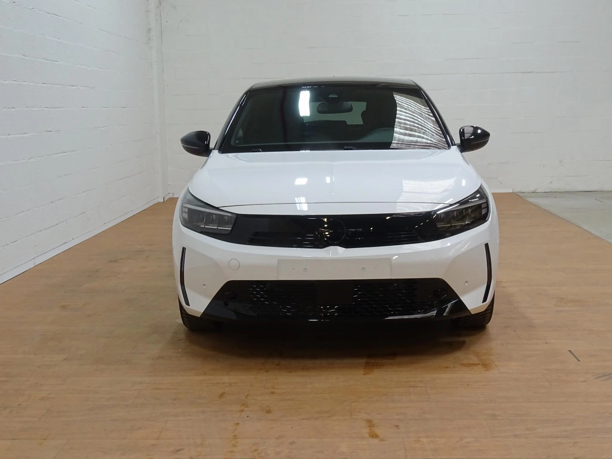 Opel Corsa 1.2 GS +gps+camera+park pilot