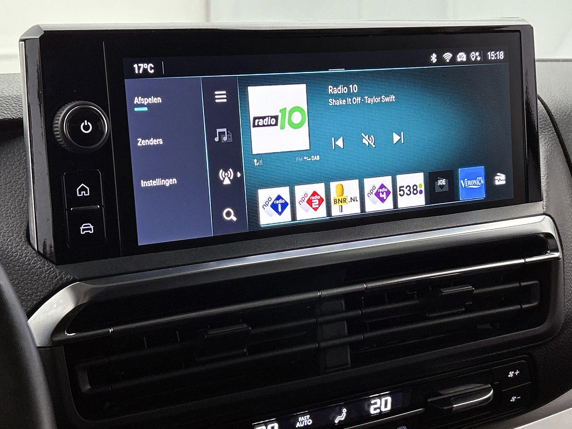 Opel-Vivaro-image-6