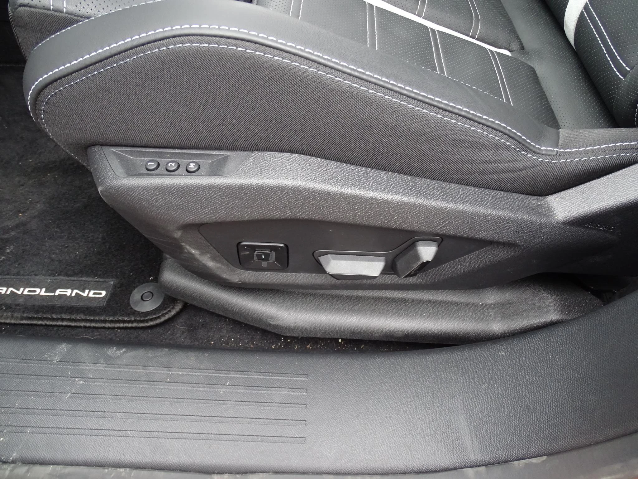 Opel-Grandland-image-13