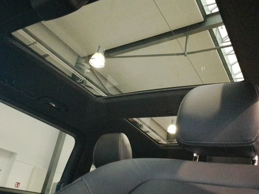 Mercedes-Benz-V-Klasse-image-17