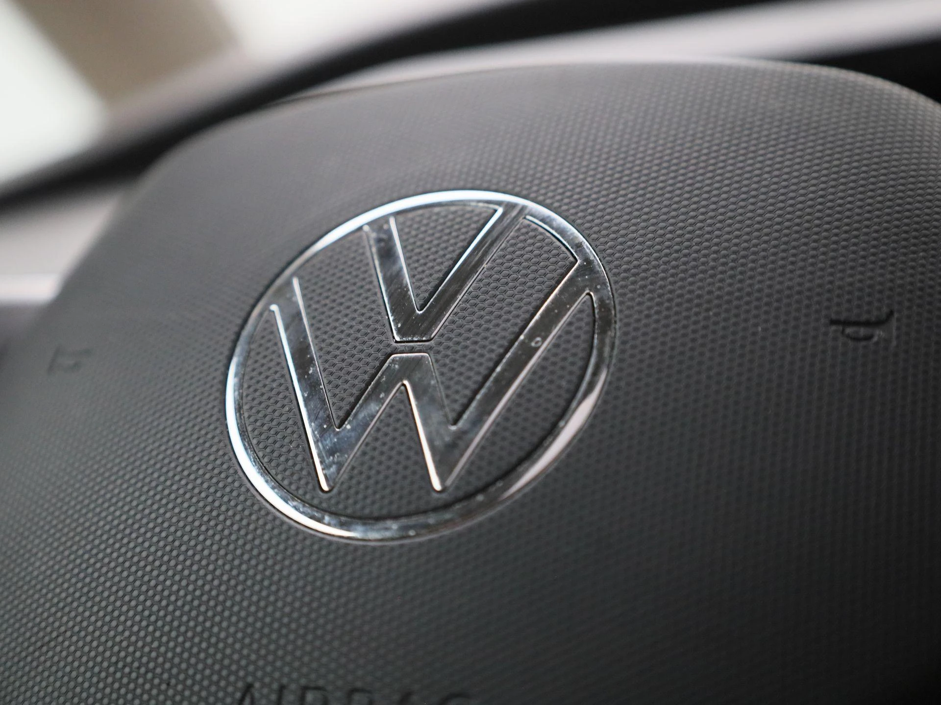 Volkswagen-Multivan-image-38