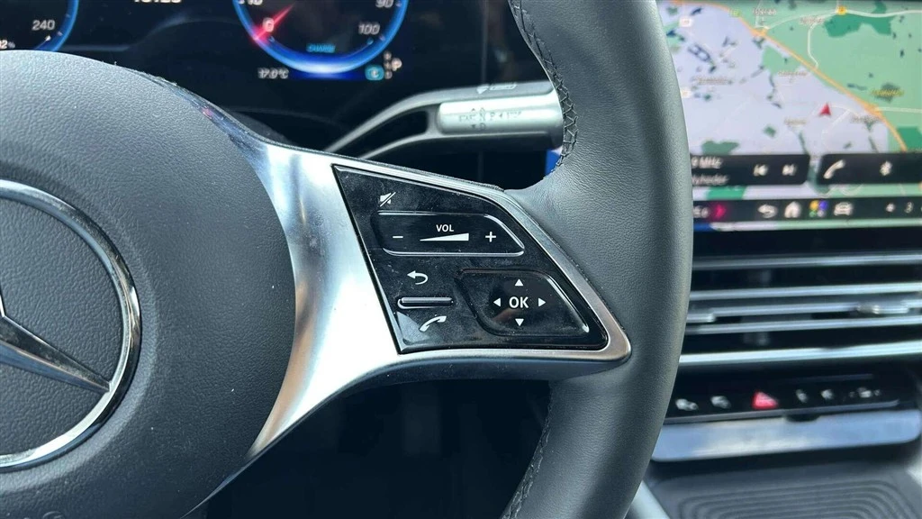Mercedes-Benz-CLA-image-10