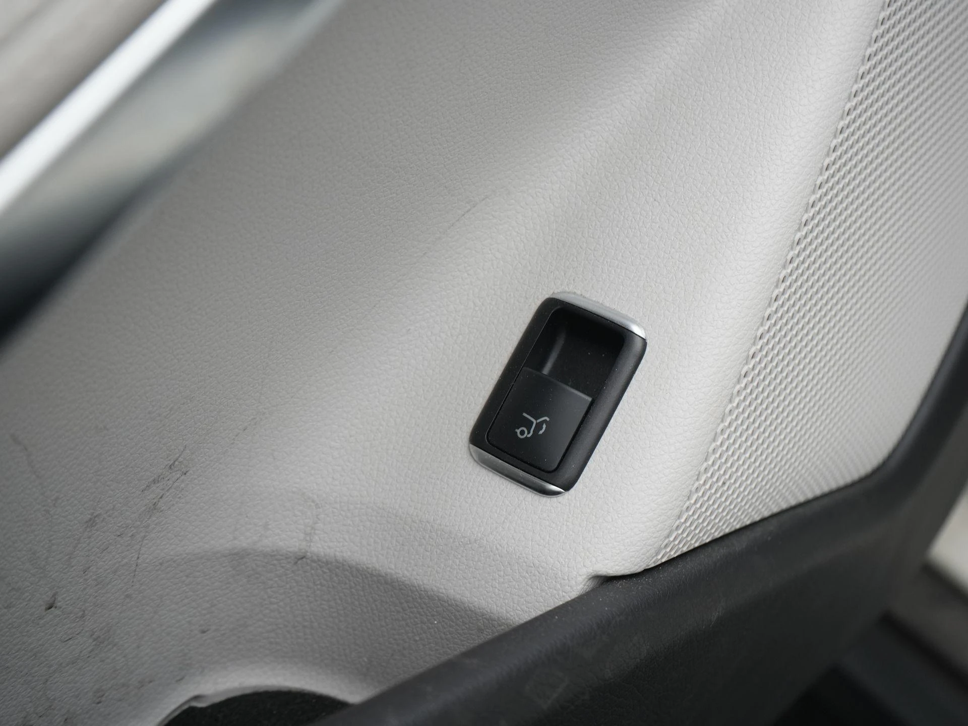 Mercedes-Benz-GLA-image-29