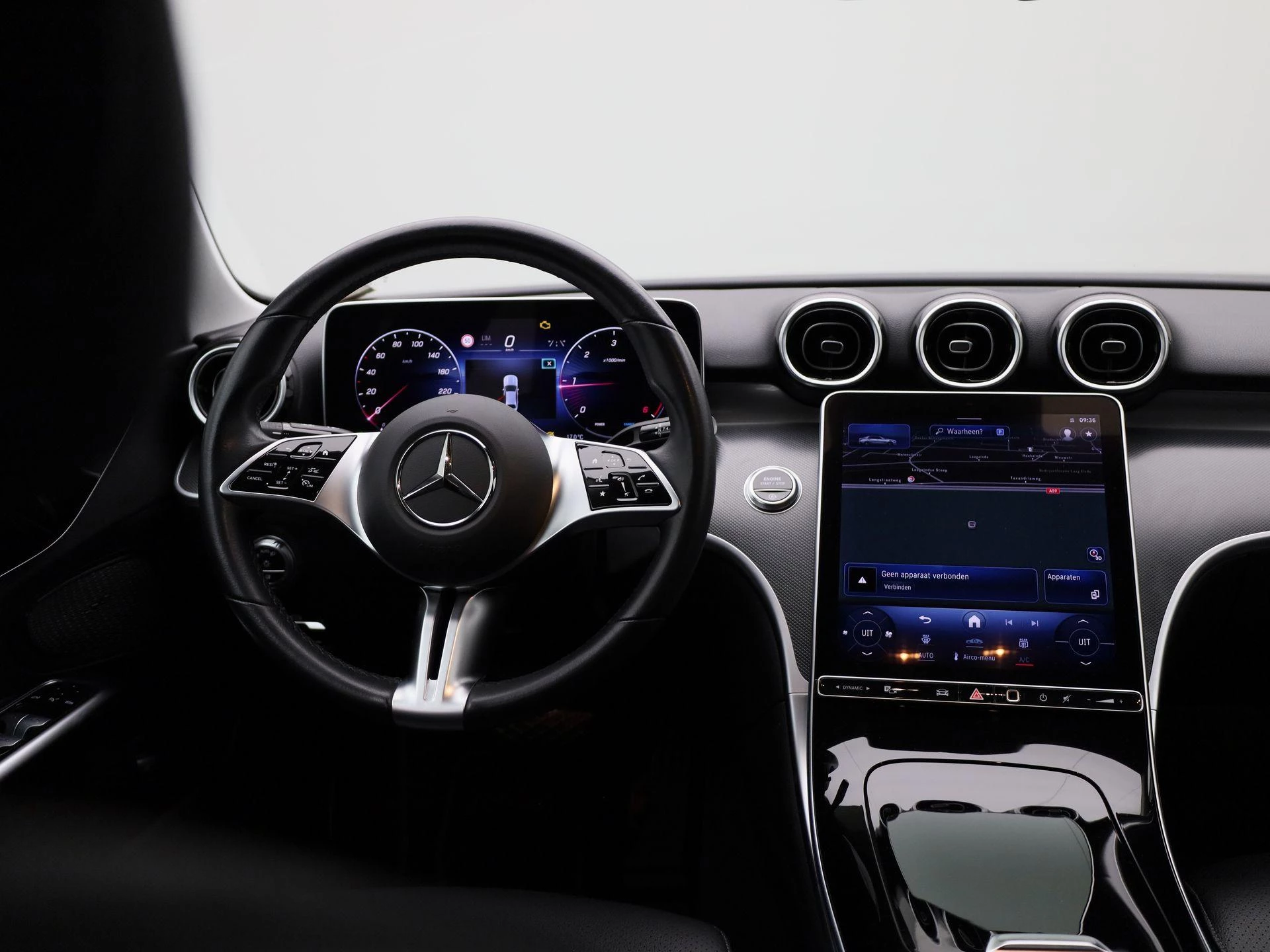 Mercedes-Benz-C-Klasse-image-6