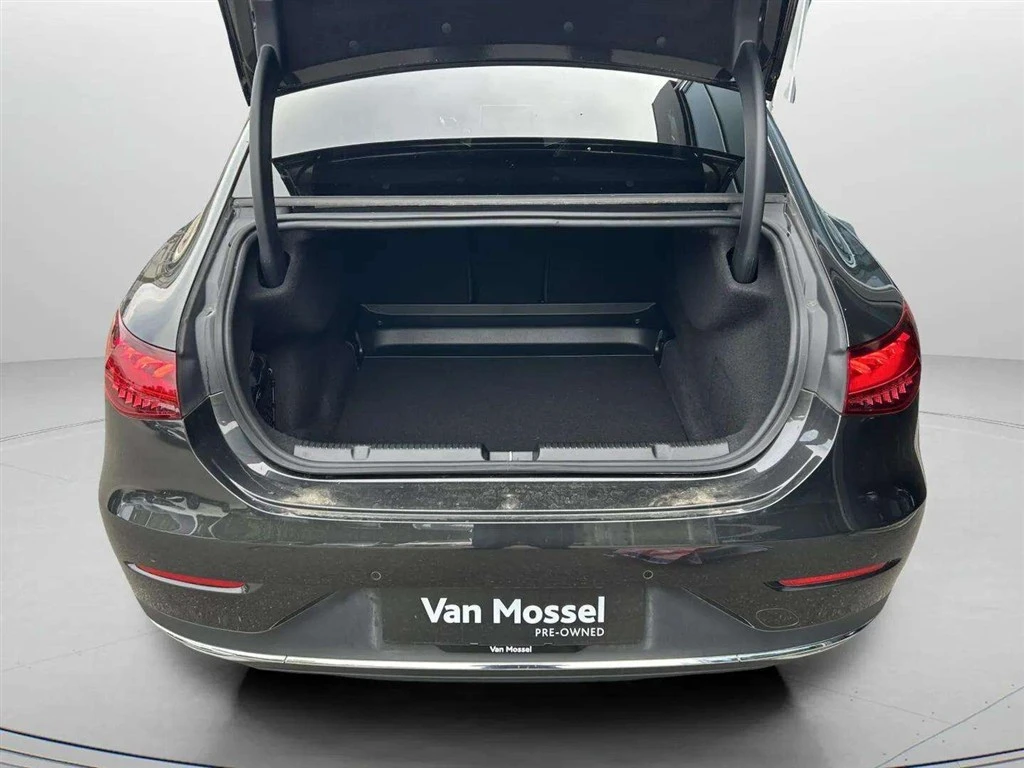 Mercedes-Benz-EQE-image-22