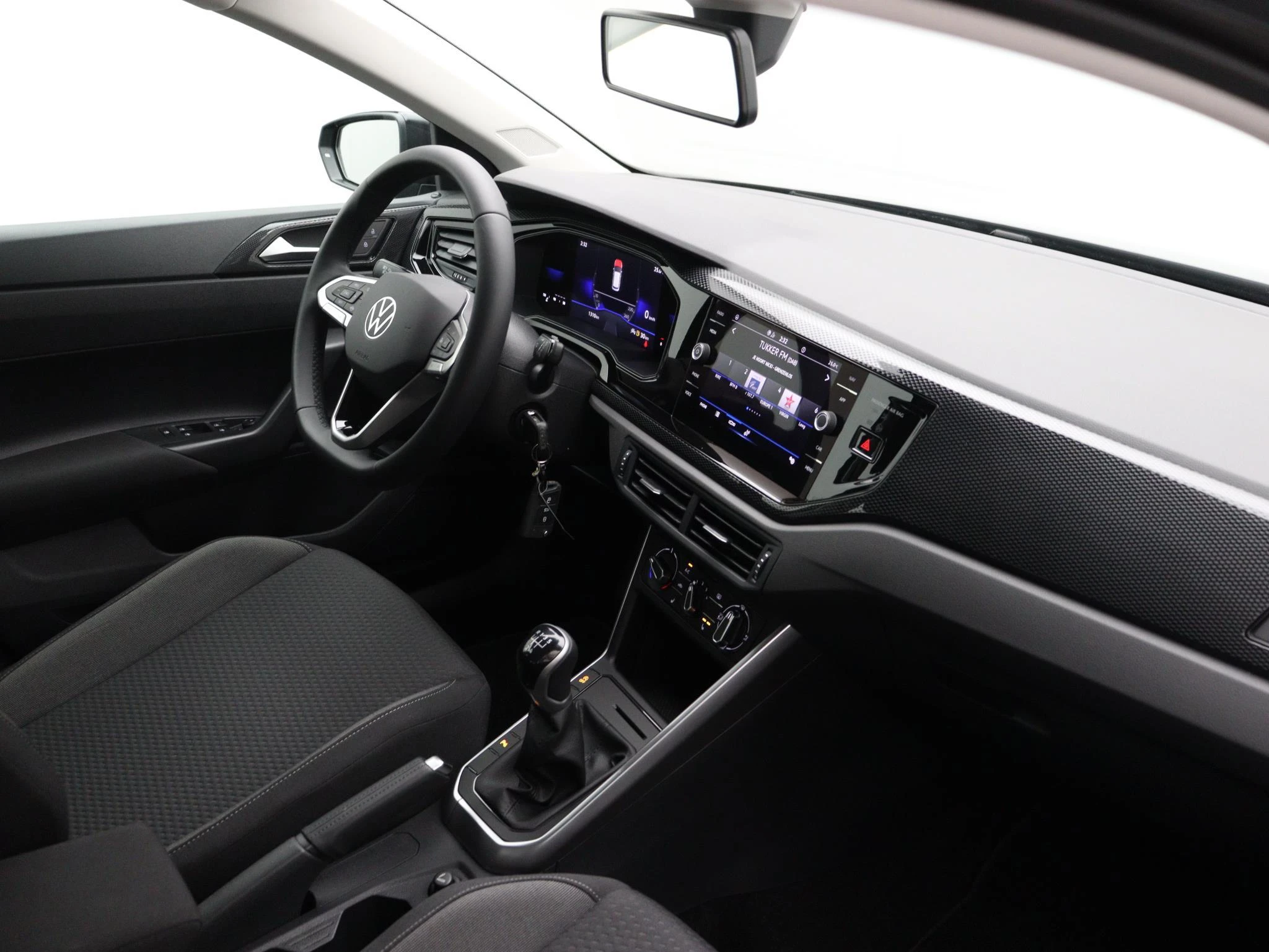 Volkswagen-Polo-image-27