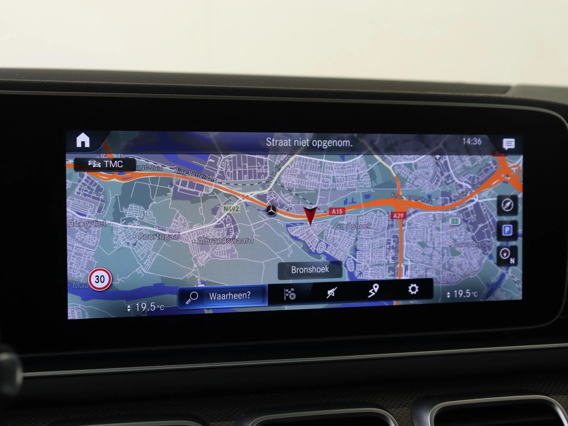 Mercedes-Benz-GLE-image-25