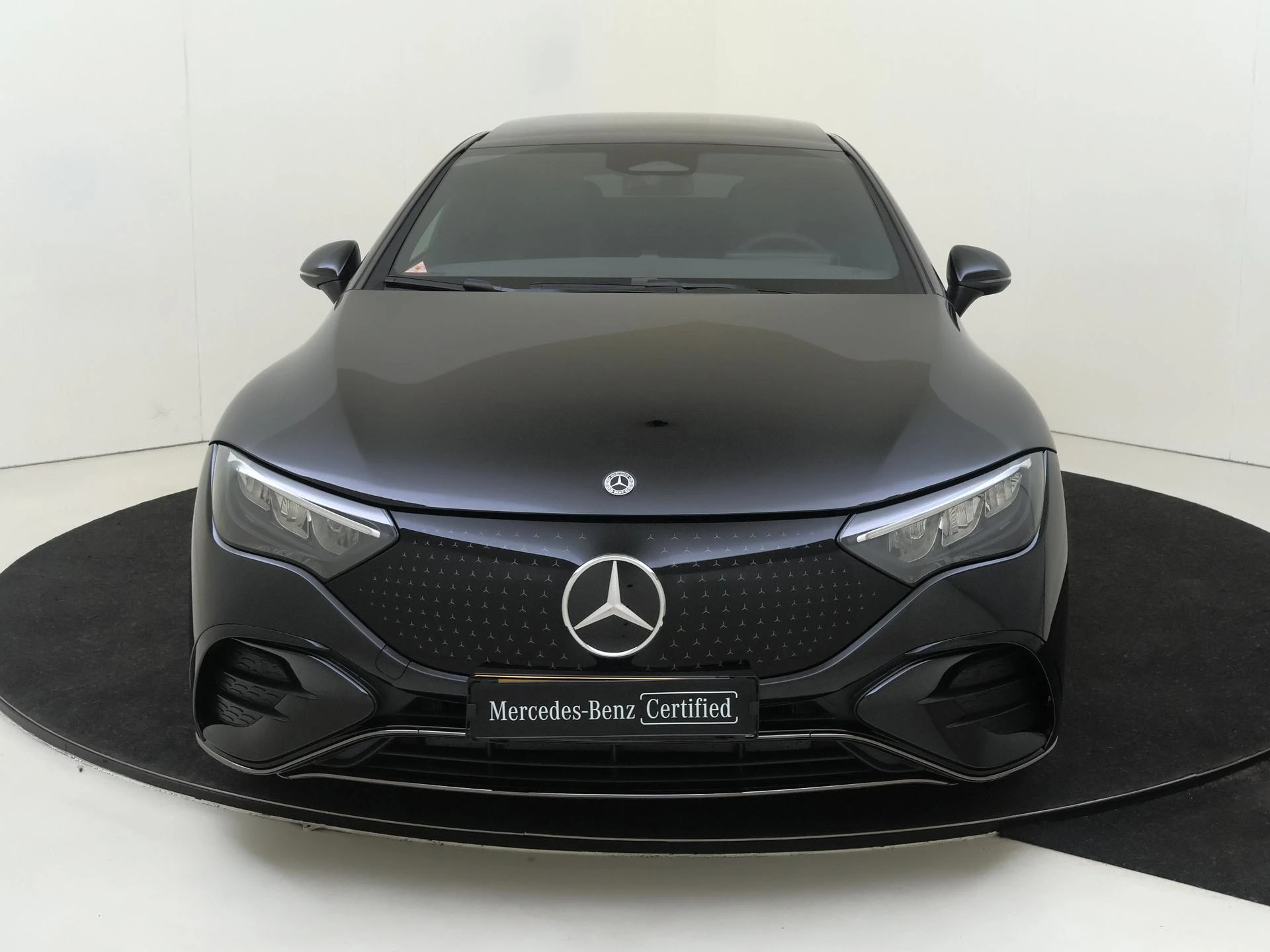 Mercedes-Benz-EQE-image-5