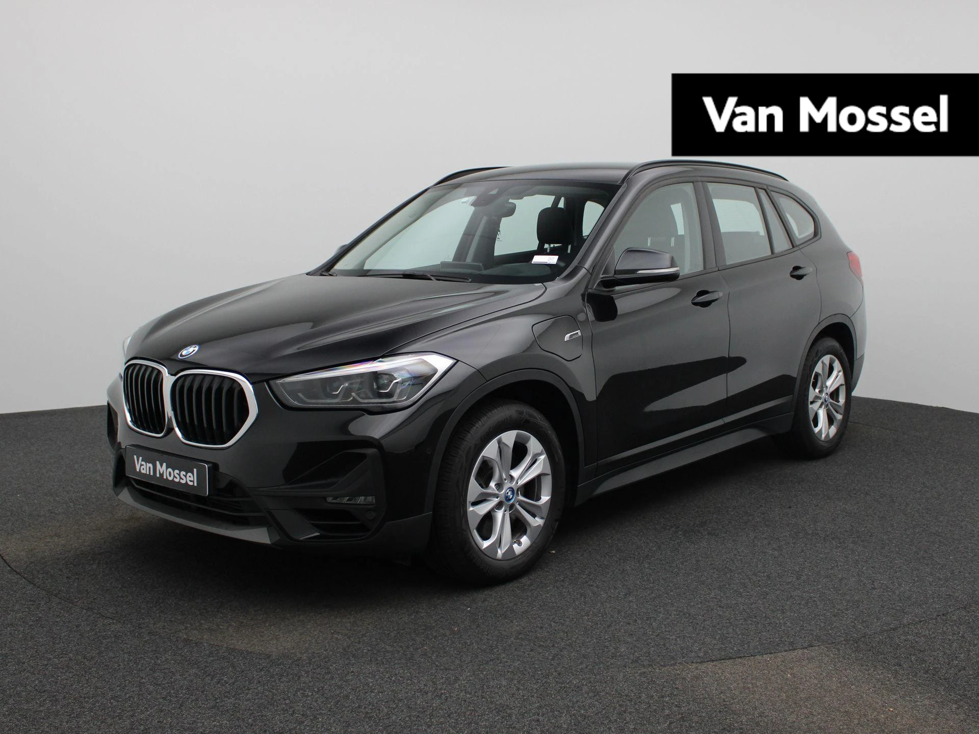 BMW-X1-image-0