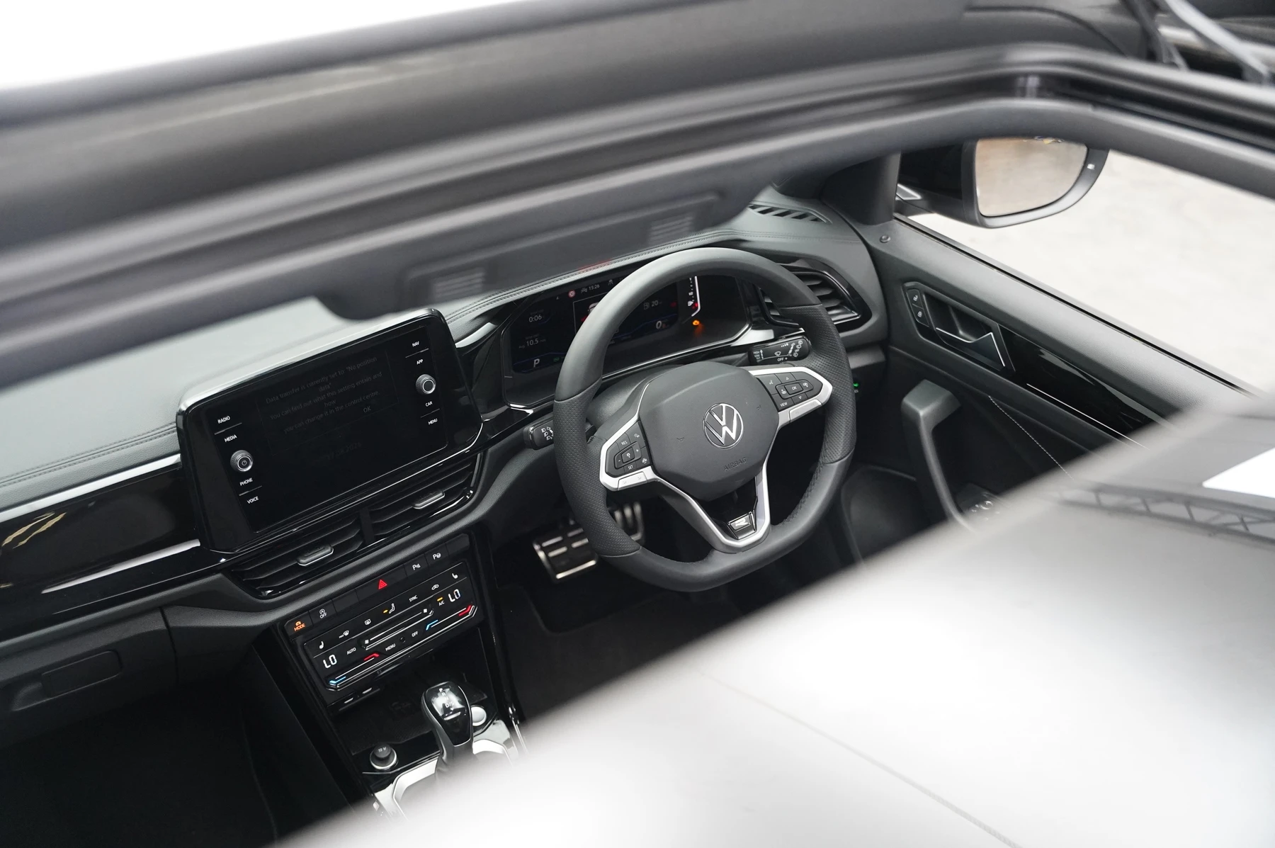 Volkswagen-T-Roc-image-19