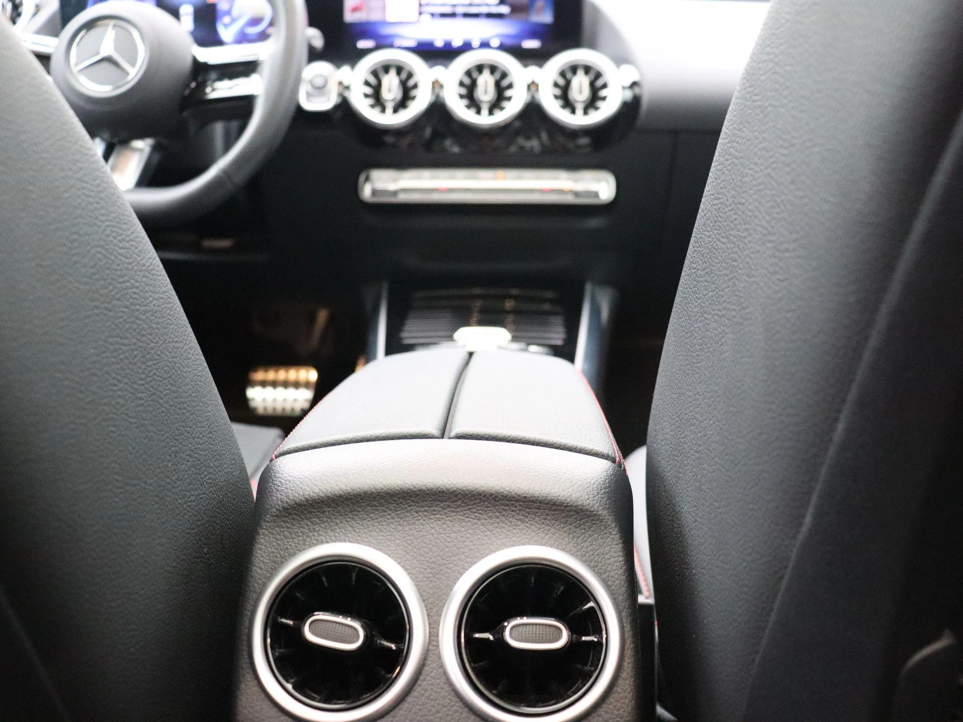 Mercedes-Benz EQA 250+ Star Edition + PANORAMISCH DAK + BURMESTER + HEAD UP + CARPLAY