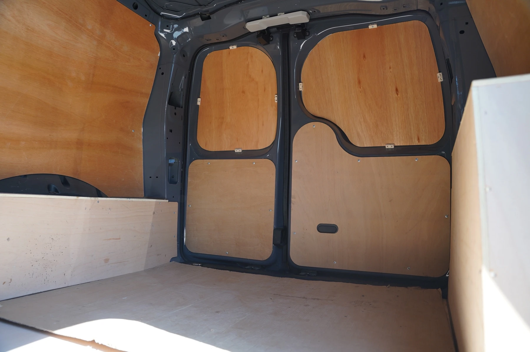 Volkswagen-Caddy-image-25