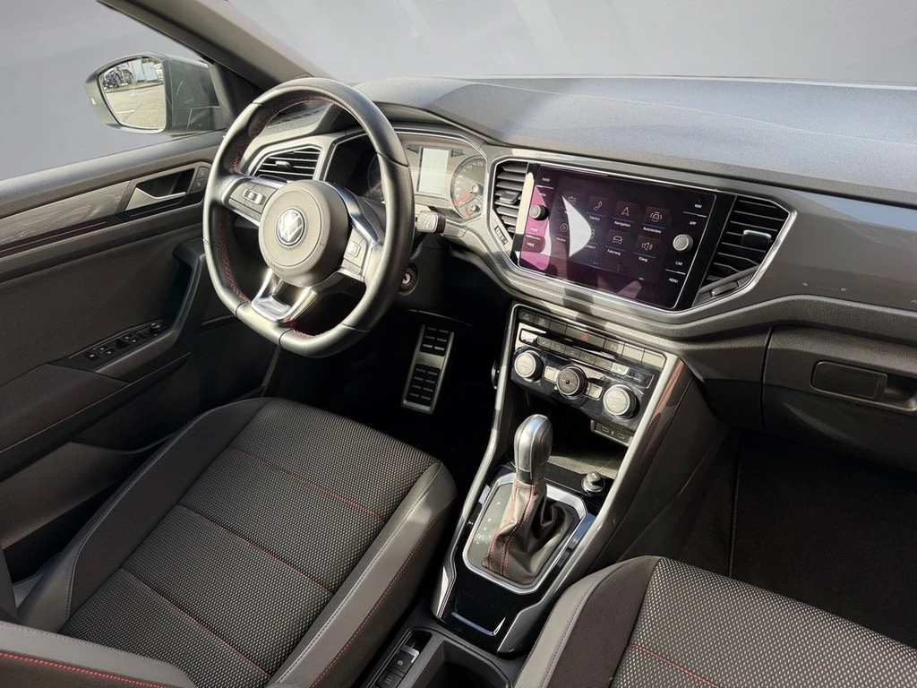 Volkswagen-T-Roc-image-11