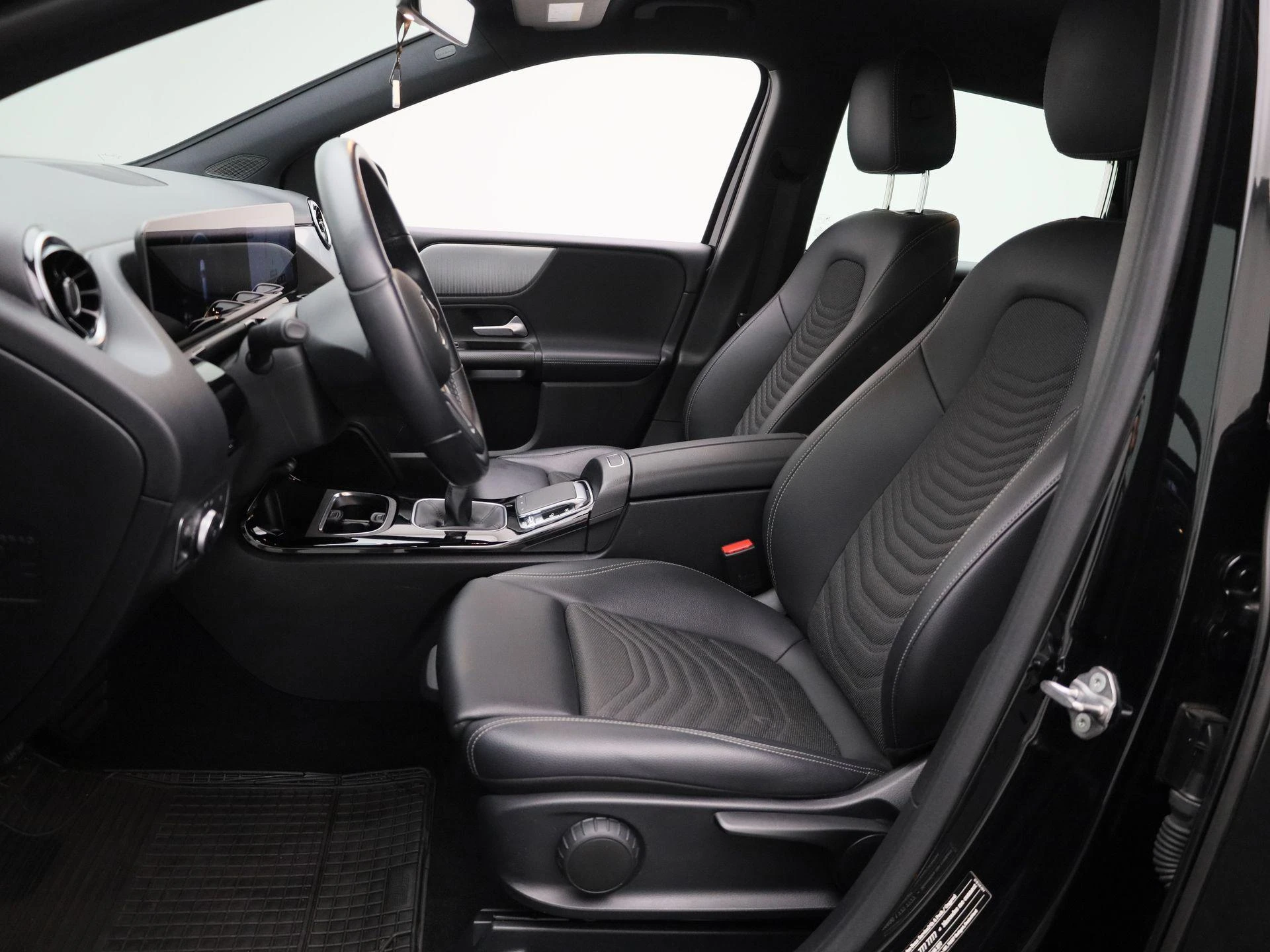 Mercedes-Benz-B-Klasse-image-9