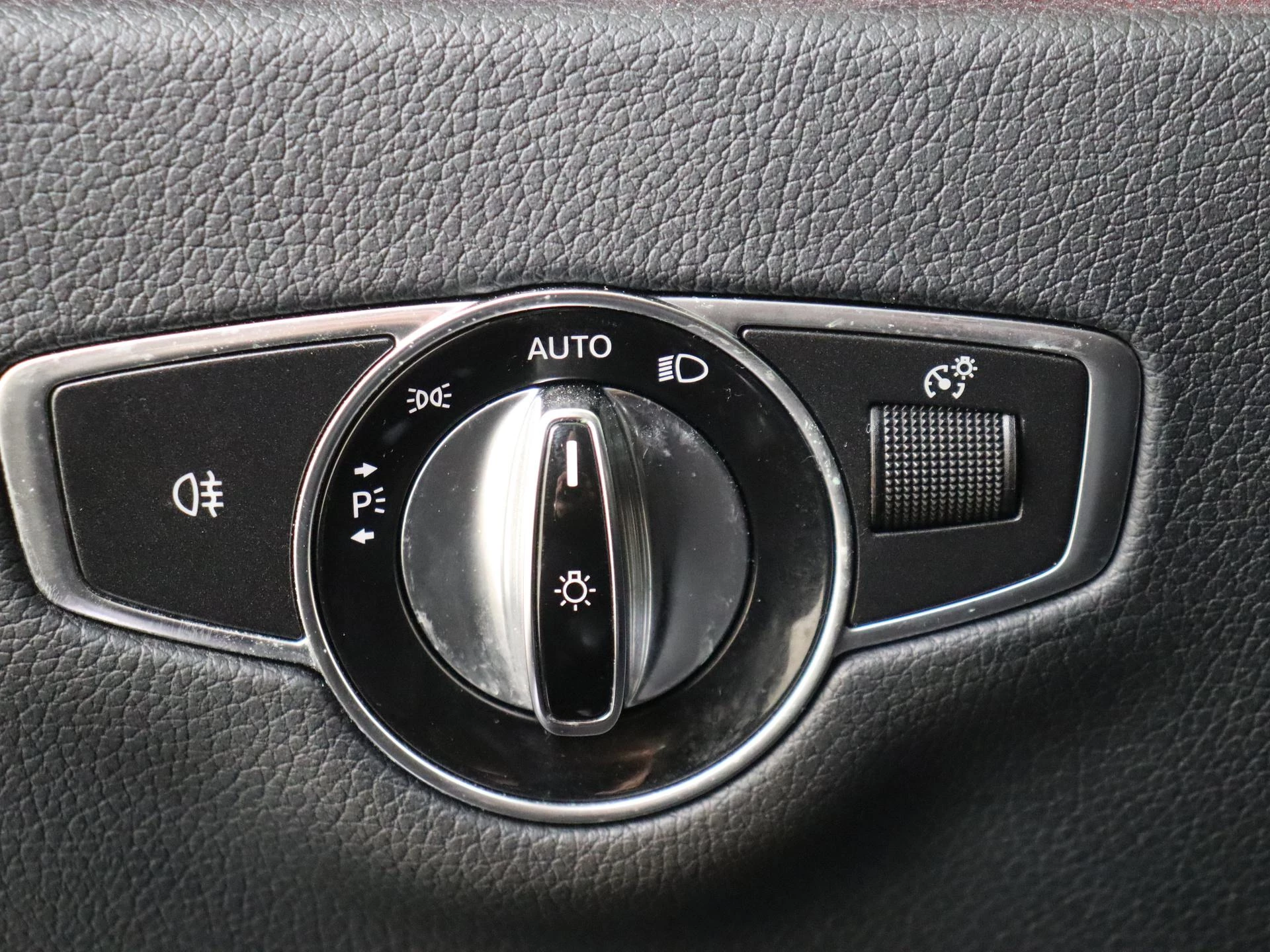 Mercedes-Benz-E-Klasse-image-33