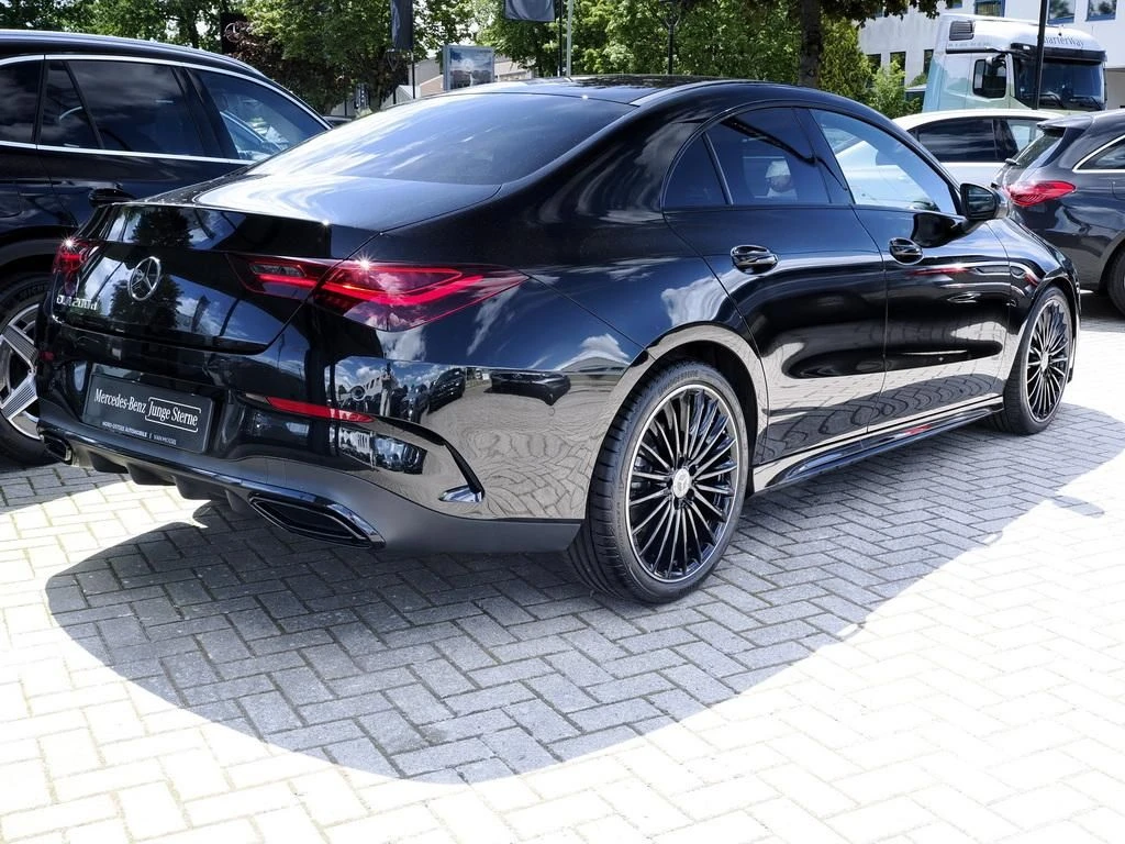 Mercedes-Benz-CLA 200 d-image-5