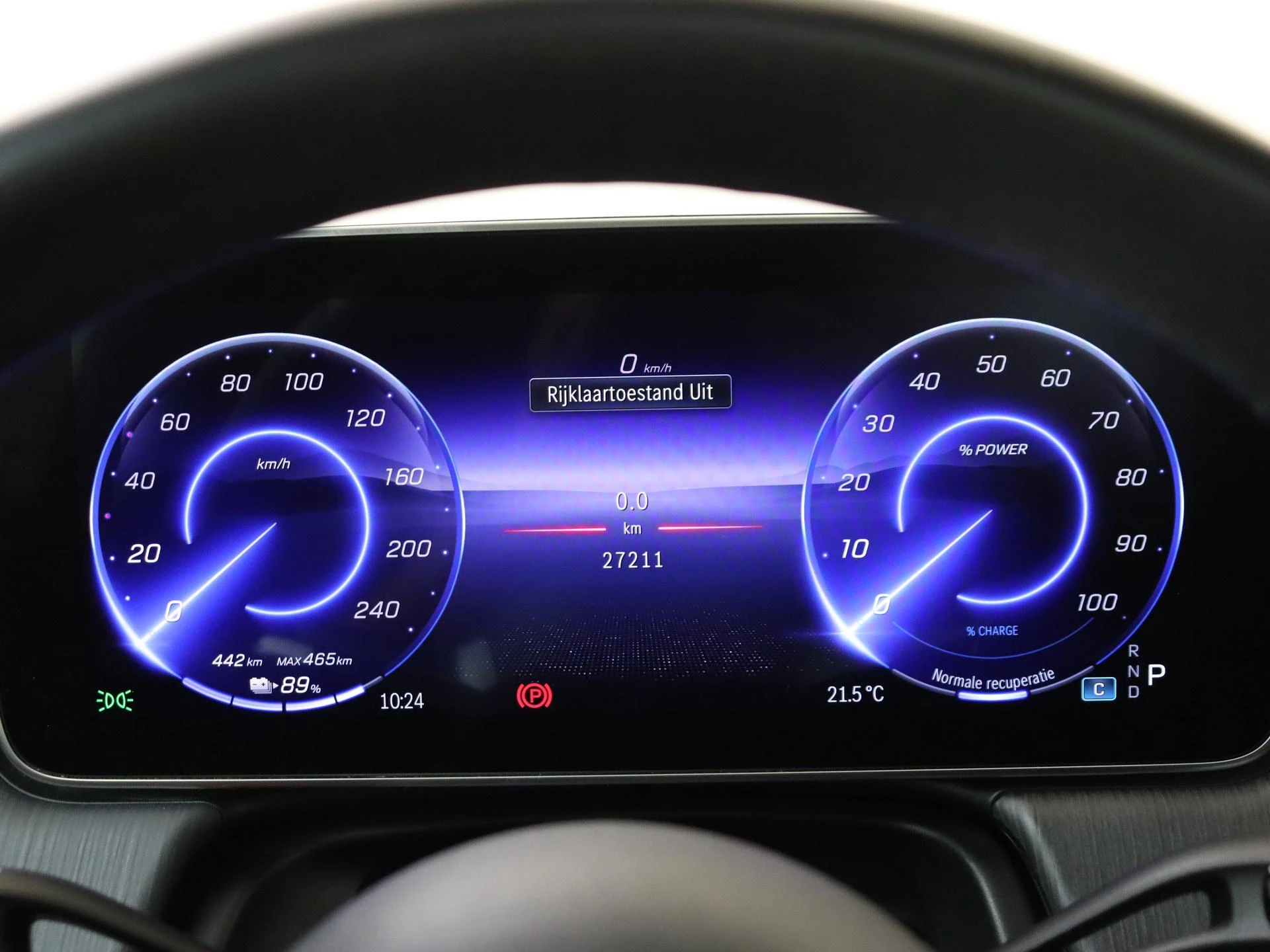 Mercedes-Benz-EQE-image-11