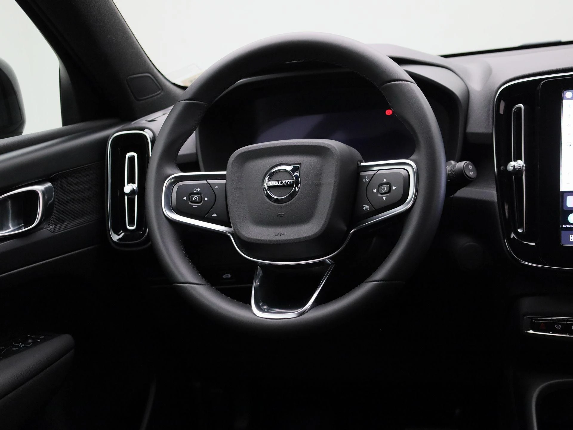 Volvo-XC40-image-8