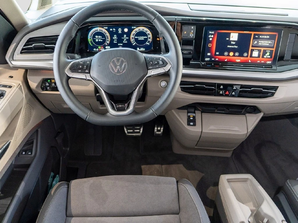 Volkswagen-Multivan-image-12