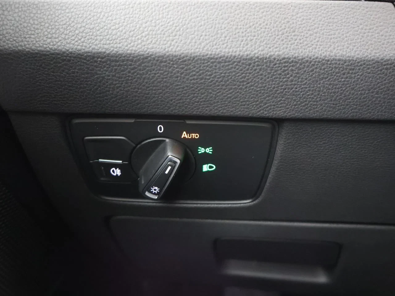 Volkswagen-Passat-image-19