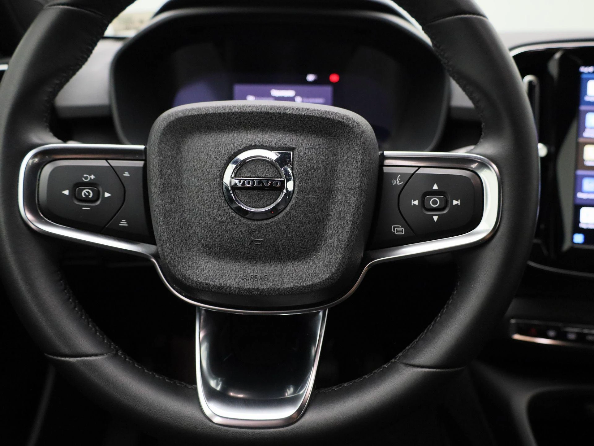 Volvo-XC40-image-6