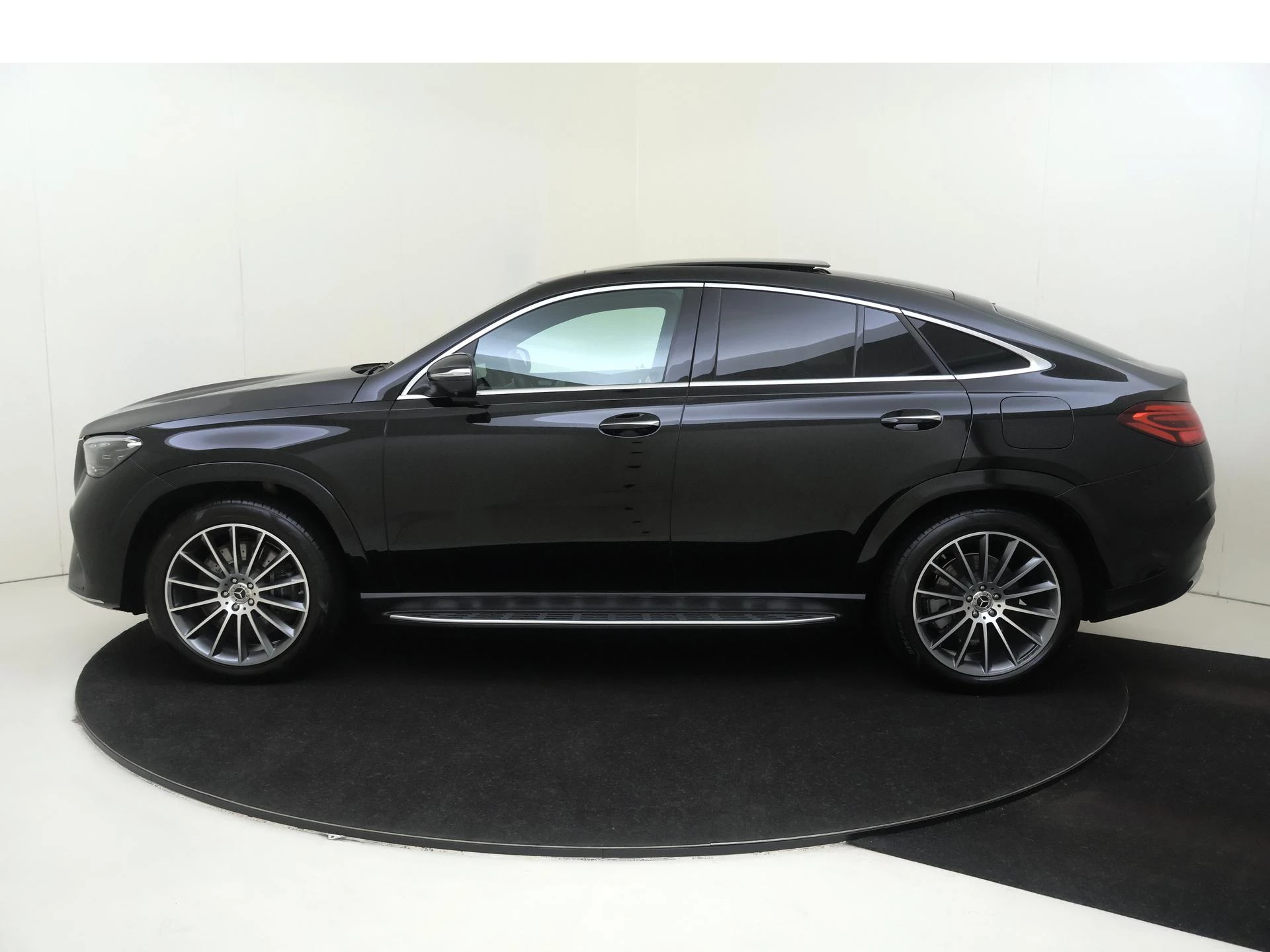 Mercedes-Benz-GLE-image-8