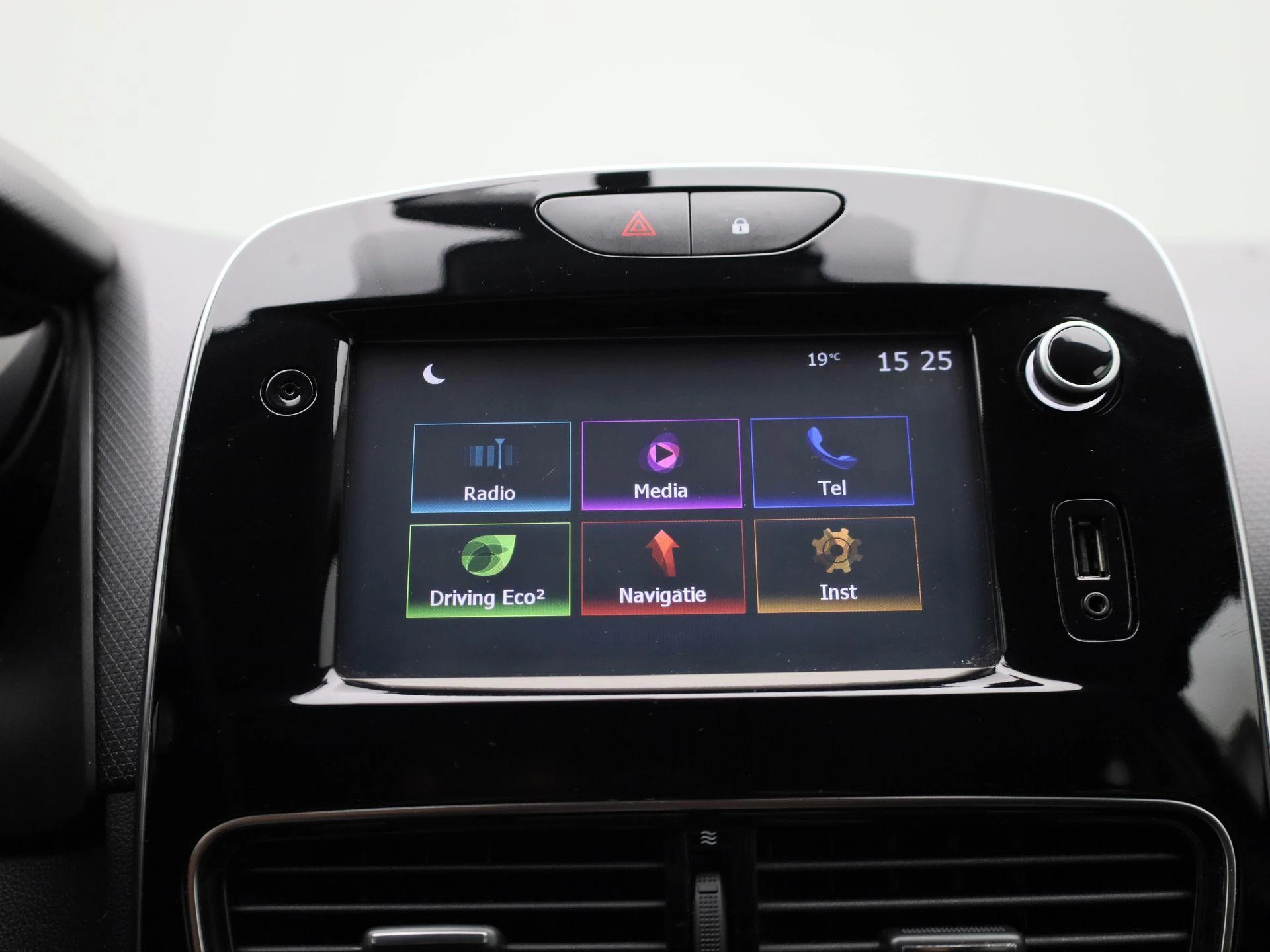 Renault-Clio-image-19