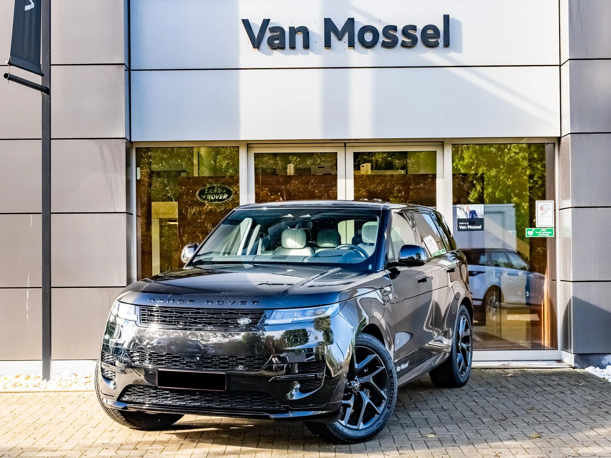 Land Rover-Range Rover Sport-image-0