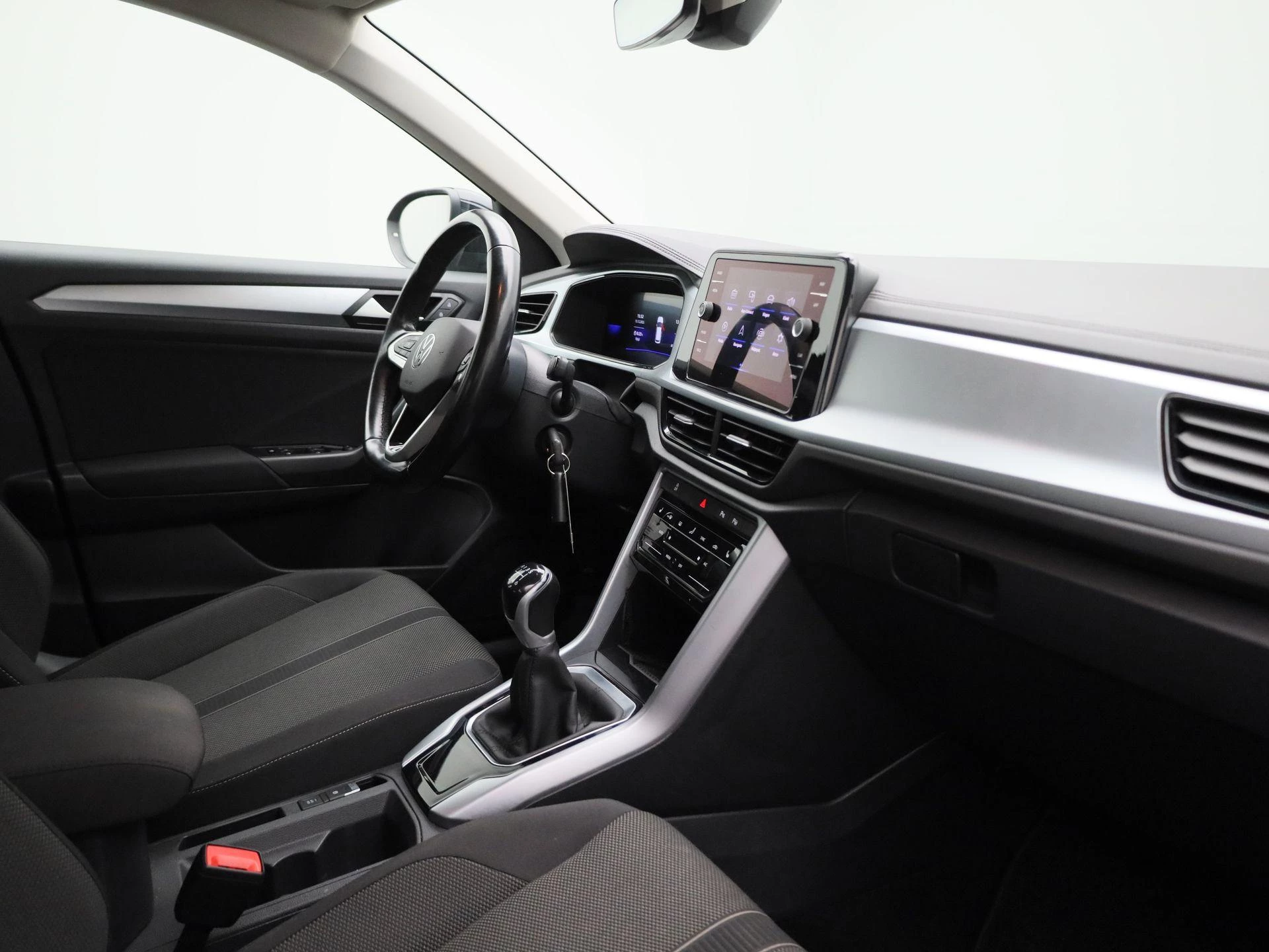 Volkswagen-T-Roc-image-27