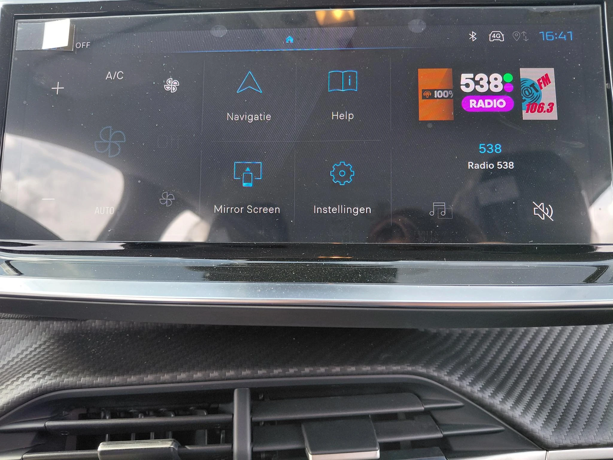 Peugeot-208-image-15