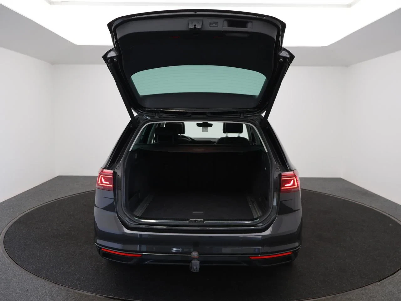 Volkswagen-Passat-image-13