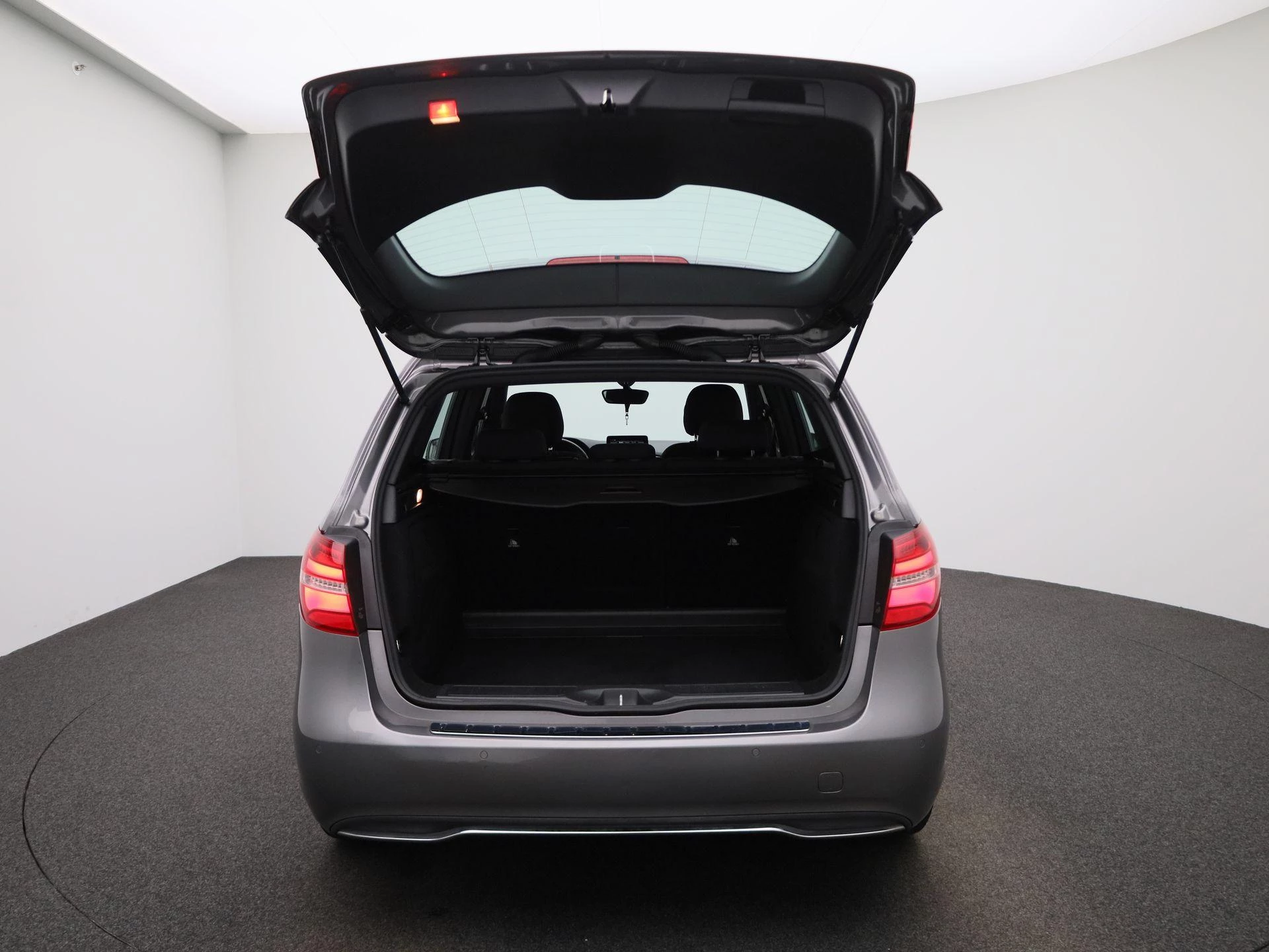 Mercedes-Benz-B-Klasse-image-10