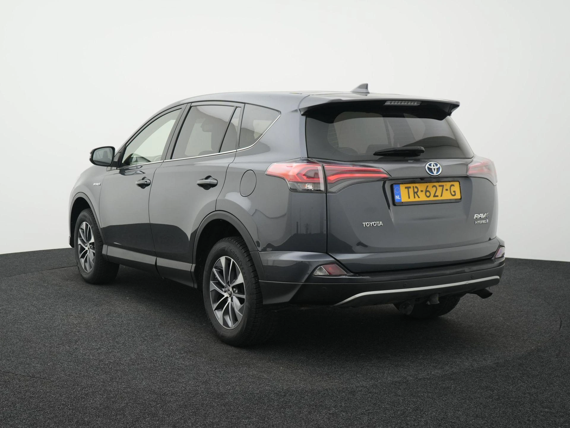 Toyota-RAV4-image-1