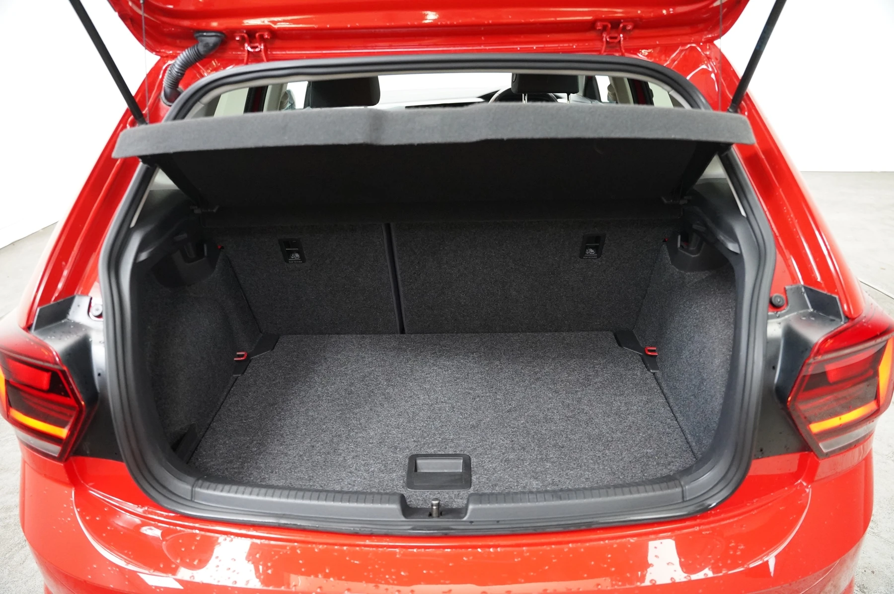 Volkswagen-Polo-image-11