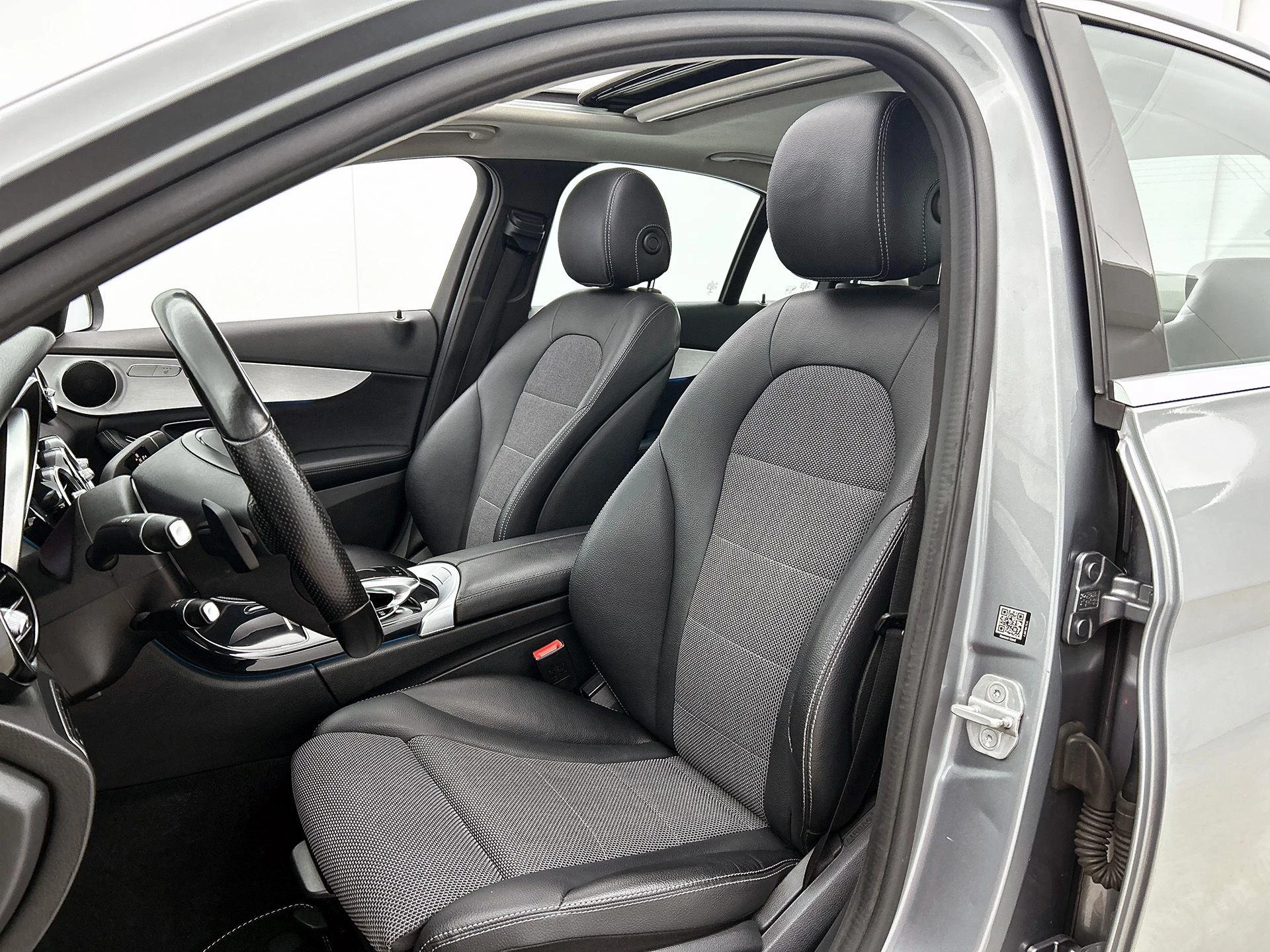 Mercedes-Benz-C-Klasse-image-36