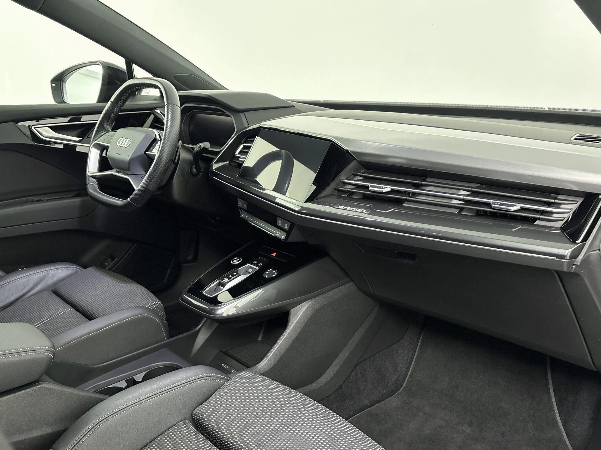 Audi-Q4 e-tron-image-16