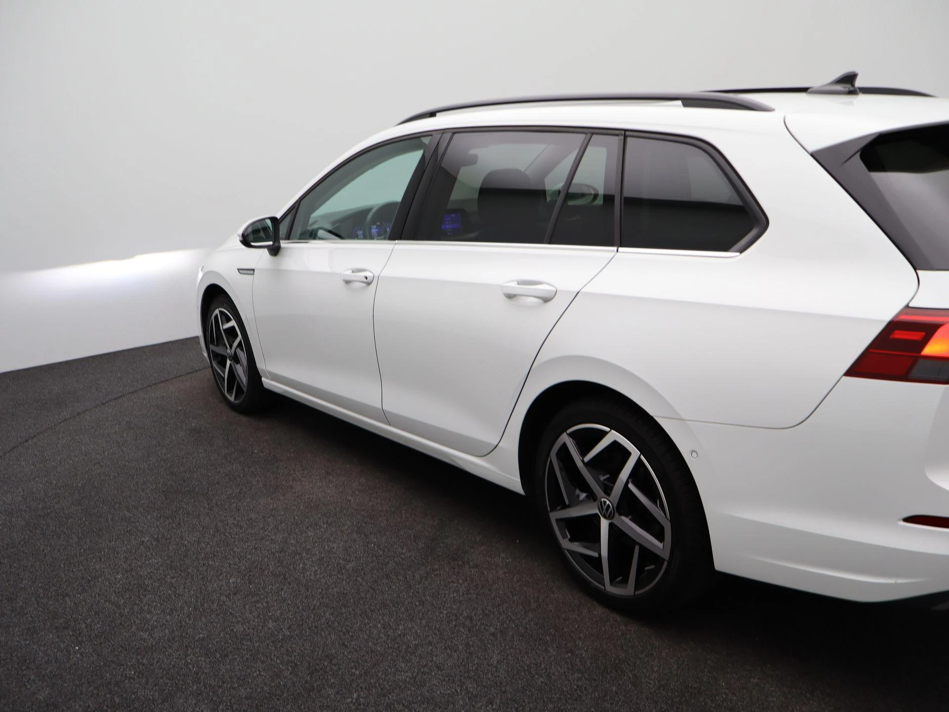 Volkswagen Golf Variant 1.5 eTSI R-Line Business
