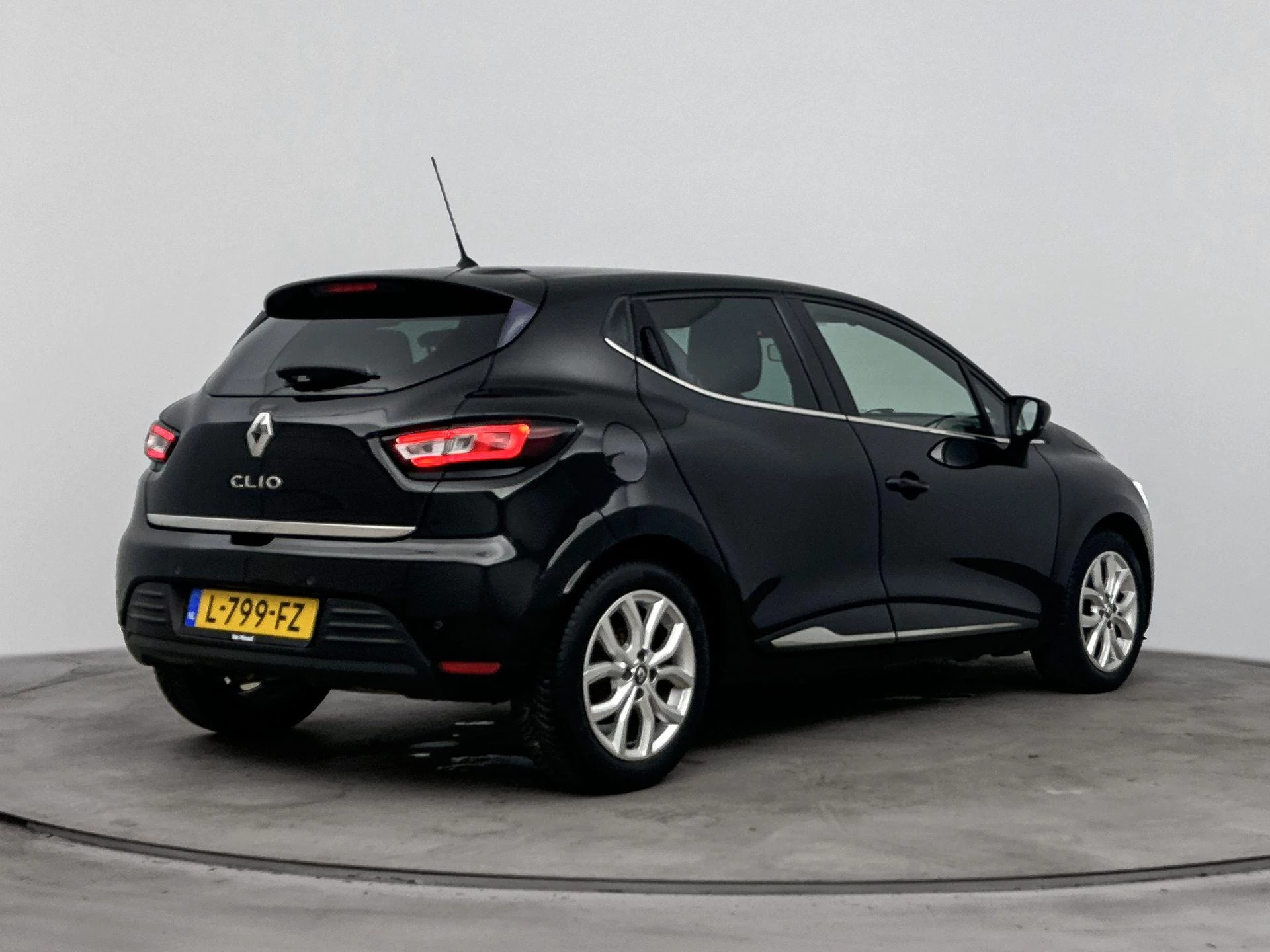 Renault-Clio-image-3