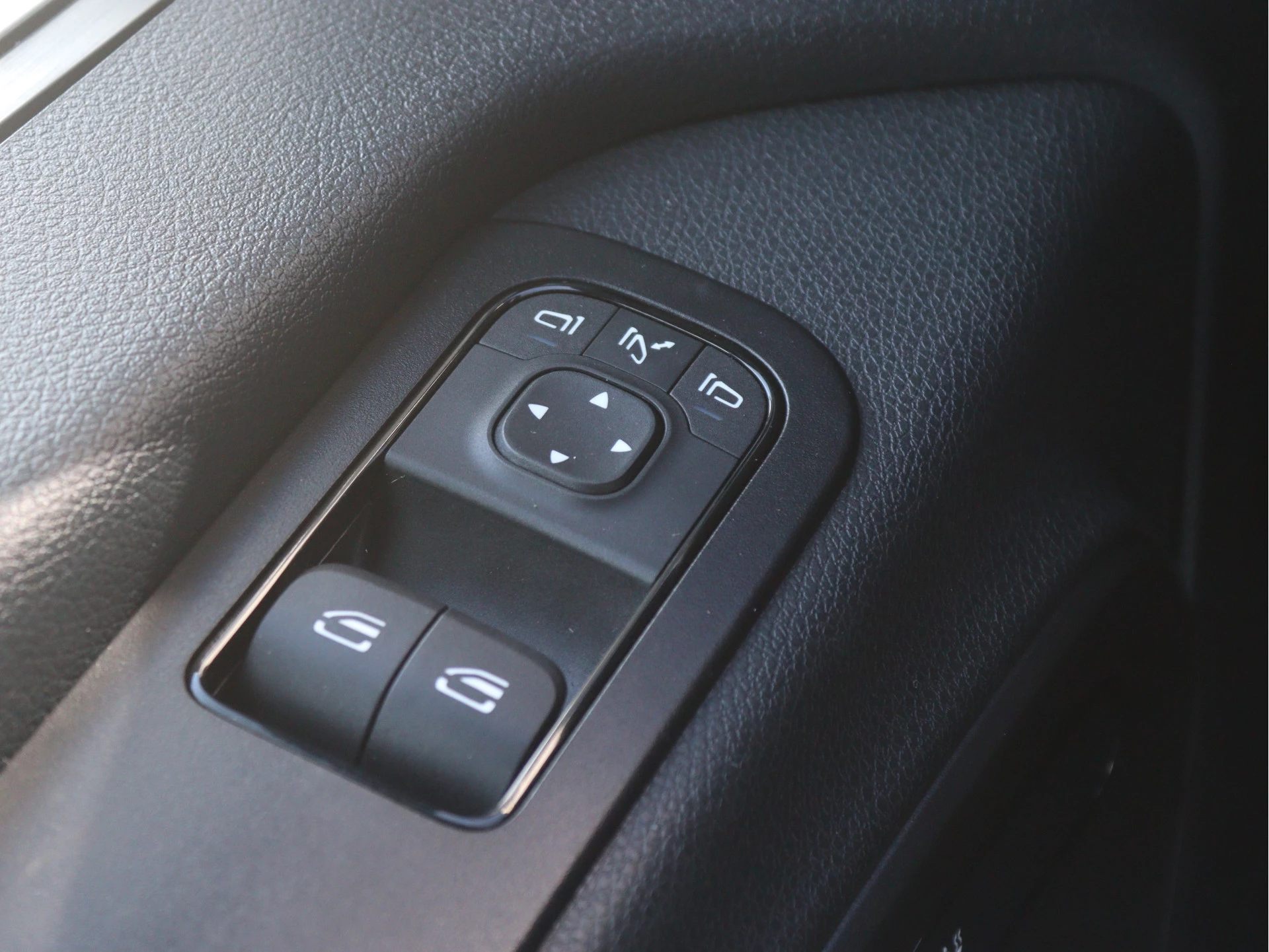 Mercedes-Benz-Sprinter-image-7