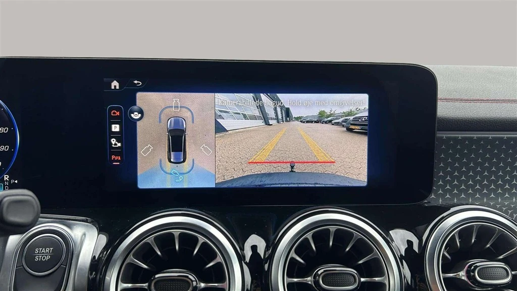 Mercedes-Benz-EQB-image-19
