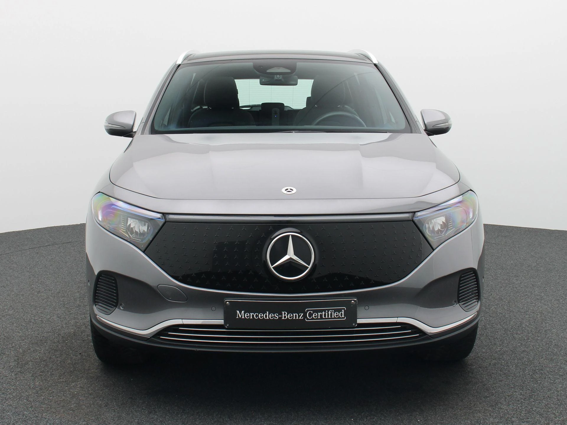 Mercedes-Benz-EQA-image-2
