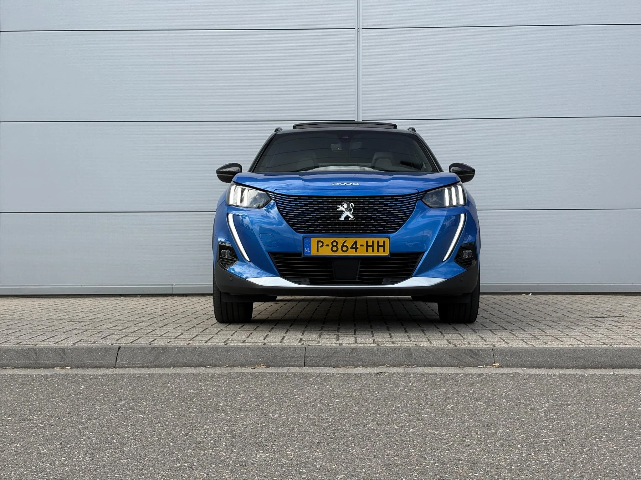 Peugeot-e-2008-image-8
